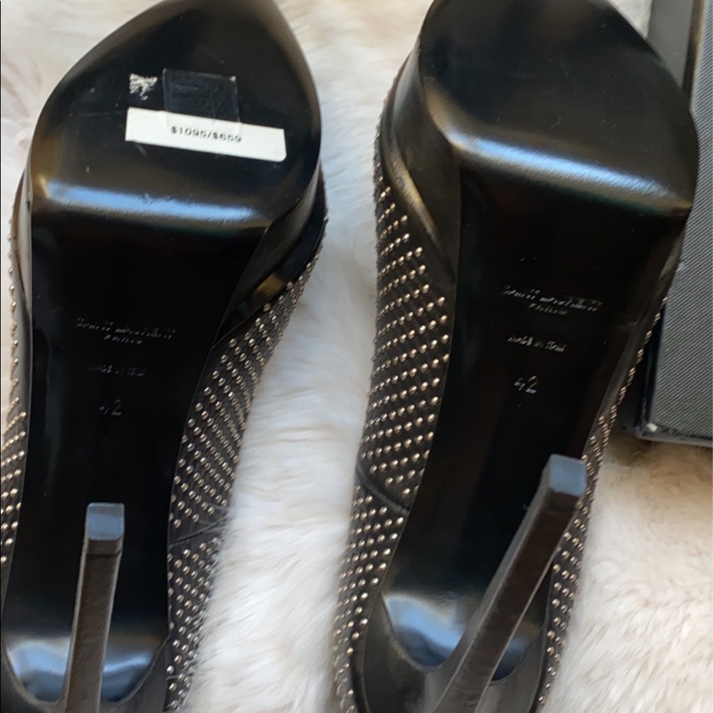 Shoe - Picture 5 of 8